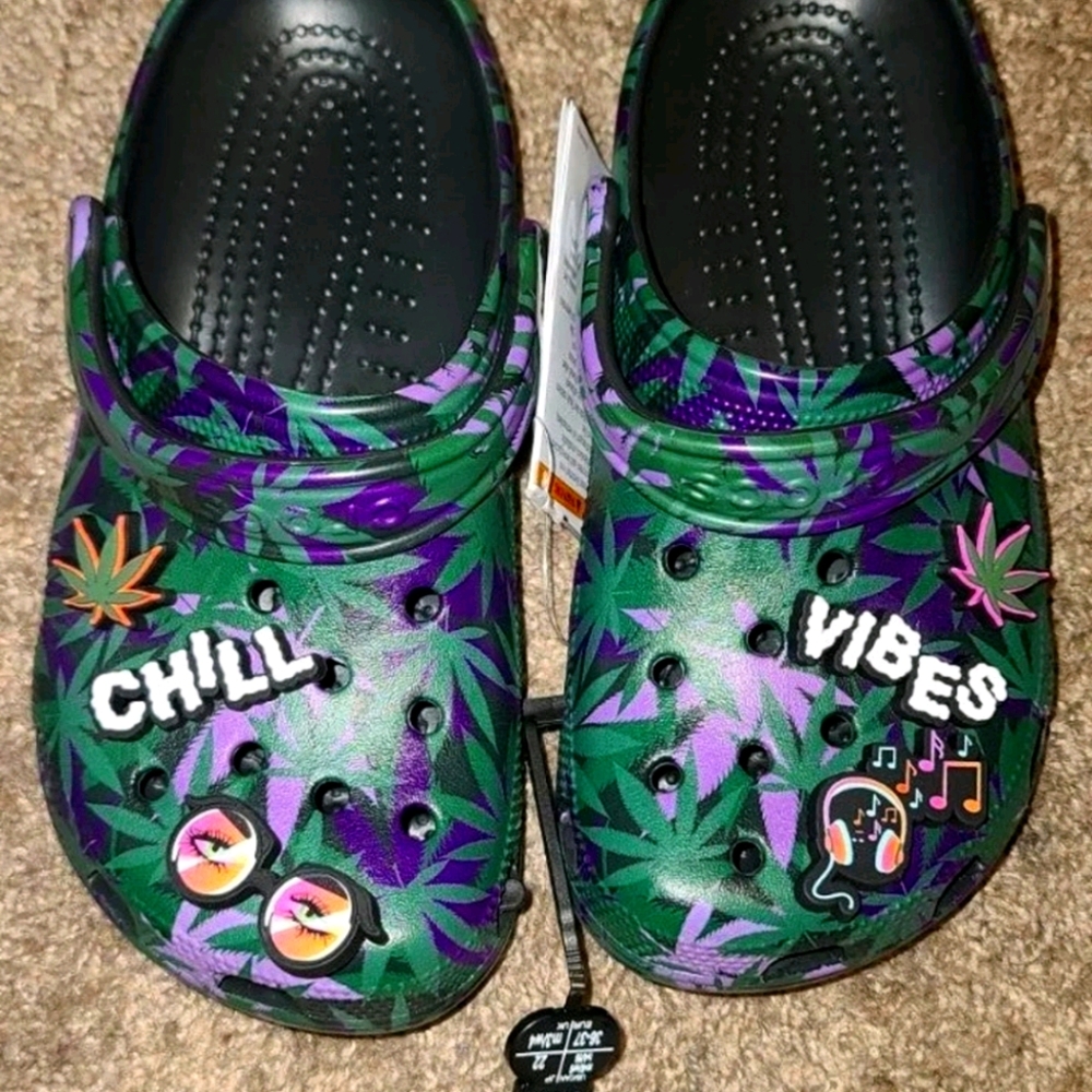 Crocs Holiday Hemp 420 M4 W6